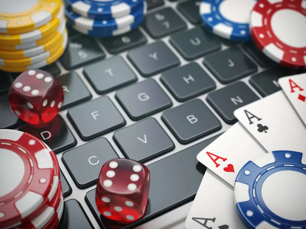 How do animations enhance card game clarity in online casinos?