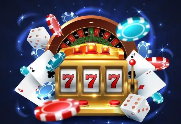 How does expanding wilds change win potential in an online slot?